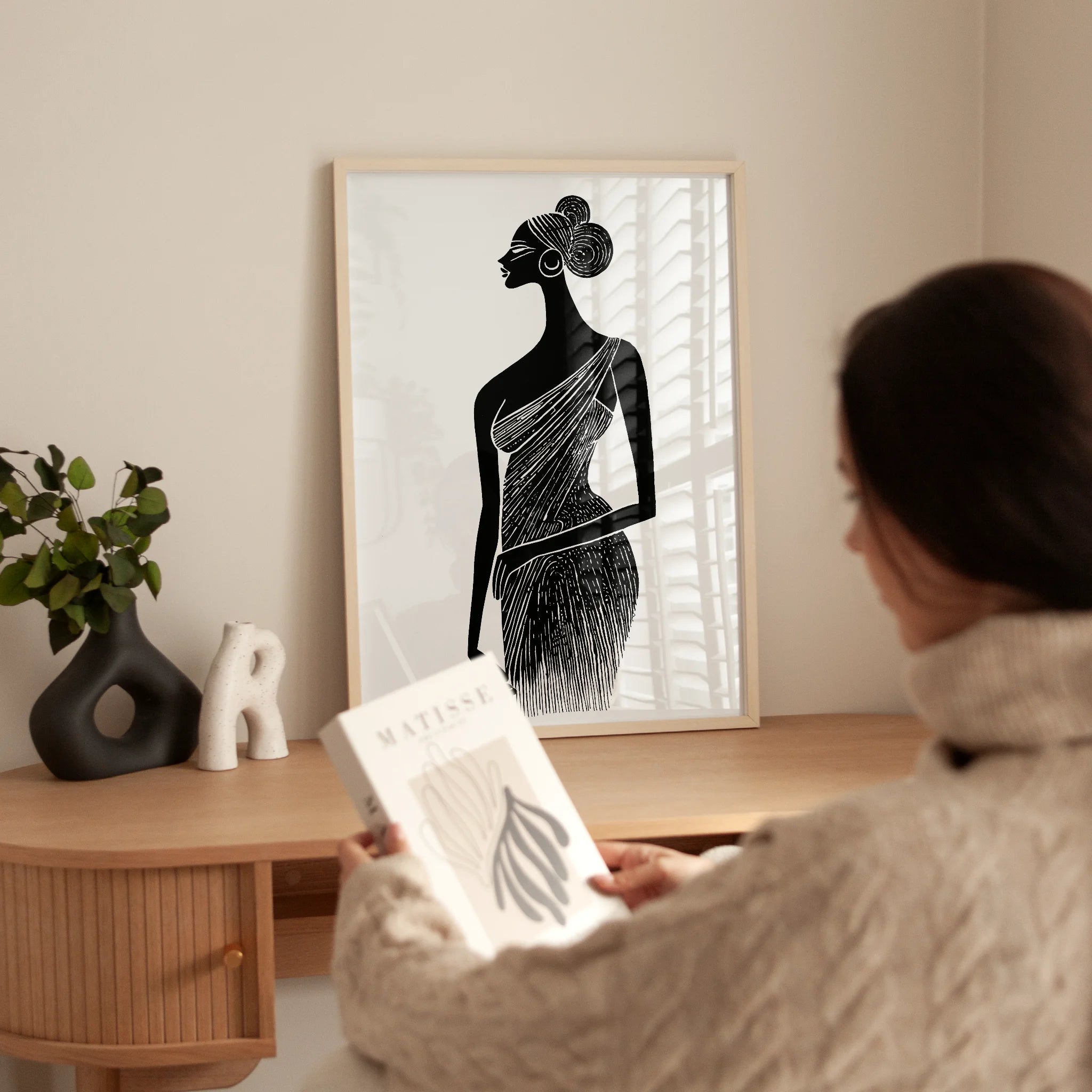 The Elegant Sari Silhouette